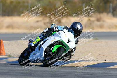 media/Jan-09-2022-SoCal Trackdays (Sun) [[2b1fec8404]]/Turn 6 (1035am)/